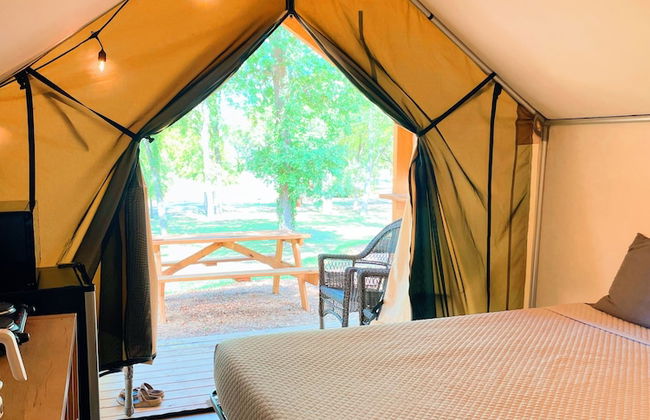 Son's Blue River Camp Glamping Cabin U - Foto 8