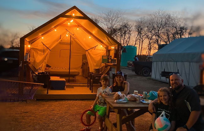 Son's Blue River Camp Glamping Cabin U - Foto 49