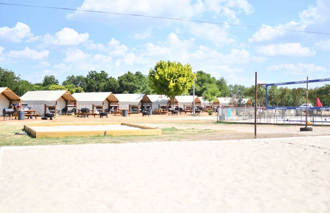 Son's Rio Cibolo - Glamping Cabin J - Foto 79