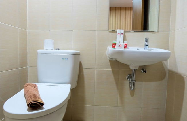 Minimalist Studio The Oasis Apartment near Omni Hospital Cikarang - Foto 12