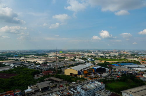 Photo 10 - Minimalist Studio The Oasis Apartment near Omni Hospital Cikarang