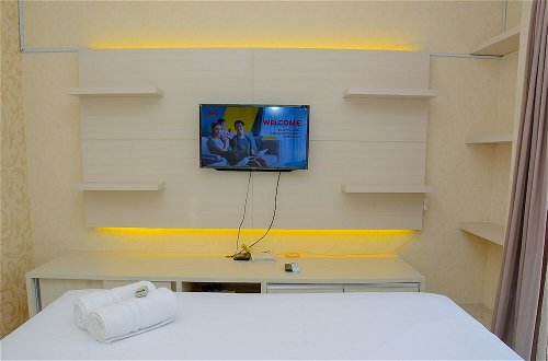 Foto 3 - Minimalist and Cozy 1BR Apartment at The Boulevard