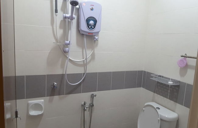 Laman Kurnia Holiday House - Foto 32