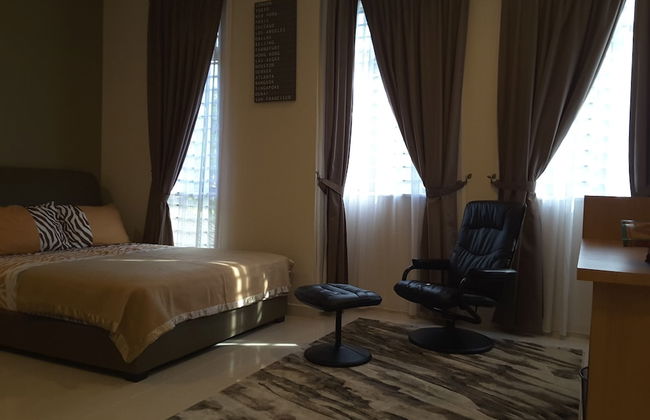 Laman Kurnia Holiday House - Foto 21