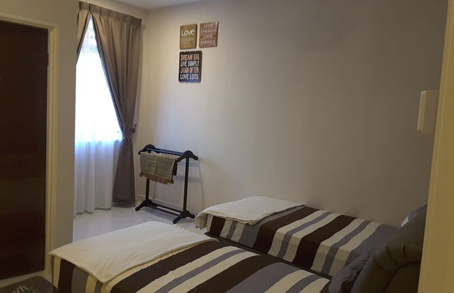 Laman Kurnia Holiday House - Foto 2