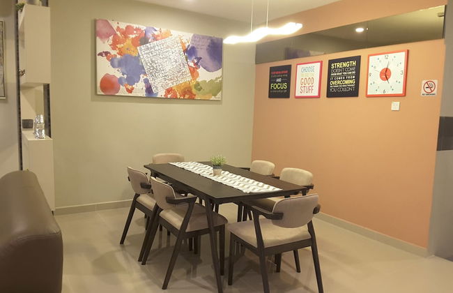 Laman Kurnia Holiday House - Foto 12