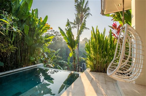 Foto 1 - Romantic Jungle Villa, 1 BR, Ubud With Staff