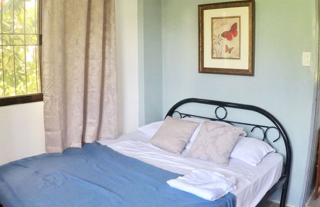 Lalyn's Home - Photo 3