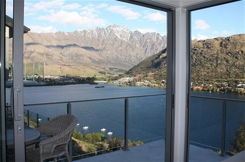 Foto 33 - Remarkable Lake View Townhouse Queenstown Hill