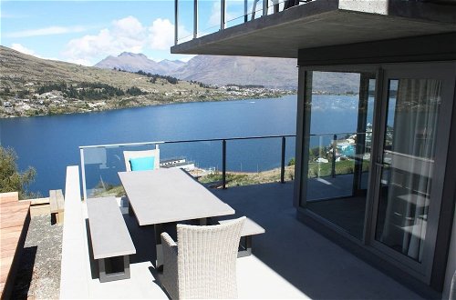 Foto 32 - Remarkable Lake View Townhouse Queenstown Hill