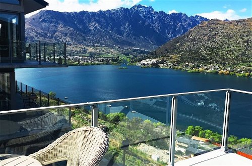 Photo 23 - Remarkable Lake View Townhouse Queenstown Hill