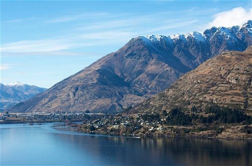 Photo 48 - Remarkable Lake View Townhouse Queenstown Hill