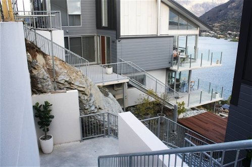 Photo 25 - Remarkable Lake View Townhouse Queenstown Hill