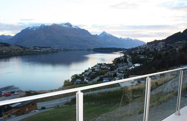 Remarkable Lake View Townhouse Queenstown Hill - Foto 27