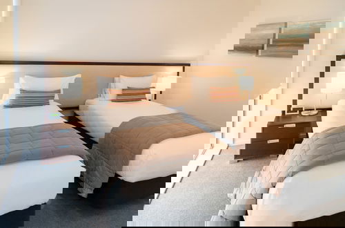 Photo 43 - Boulcott Suites