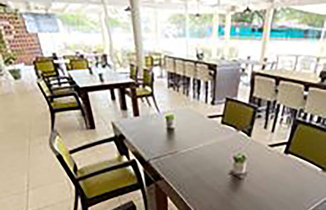 Rockley Golf 810 is a 2 Bedroom, 2 Bathroom 1st Floor Apartment With Pool - Foto 21