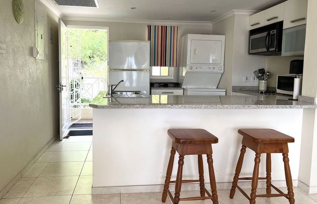 Rockley Golf 810 is a 2 Bedroom, 2 Bathroom 1st Floor Apartment With Pool - Foto 6