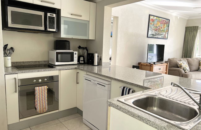 Rockley Golf 810 is a 2 Bedroom, 2 Bathroom 1st Floor Apartment With Pool - Foto 15