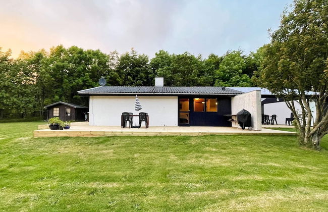 Tranquil Waterfront Retreat-by Traum - Photo 16