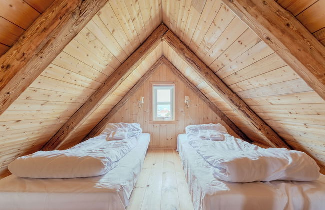 Greystone House - Historic - Unique - Photo 5