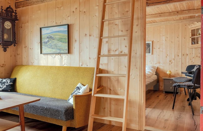 Greystone House - Historic - Unique - Photo 12