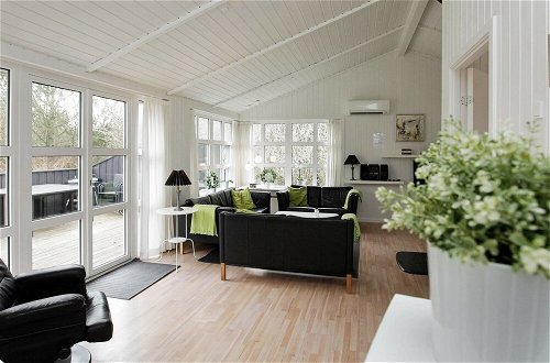 Photo 20 - 10 Person Holiday Home in Lokken