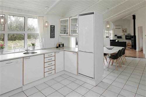 Photo 17 - 10 Person Holiday Home in Lokken
