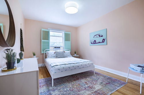 Photo 5 - Vibrant Apartment in Forest Hill (Free Parking)