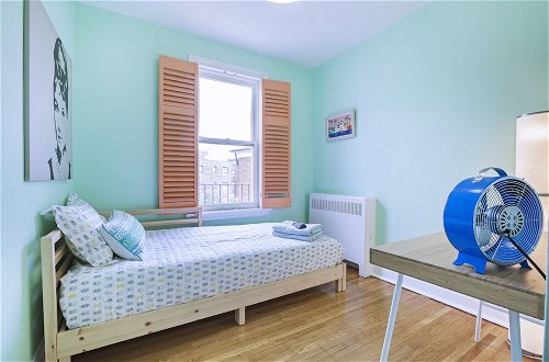 Photo 12 - Vibrant Apartment in Forest Hill (Free Parking)