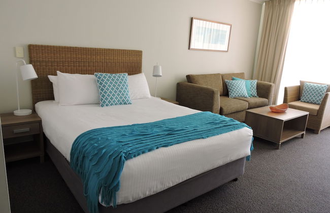 BASE Holidays - Ettalong Beach Premium Apartments - Photo 10