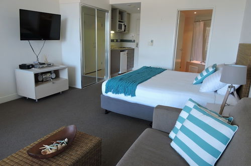 Photo 29 - BASE Holidays - Ettalong Beach Premium Apartments