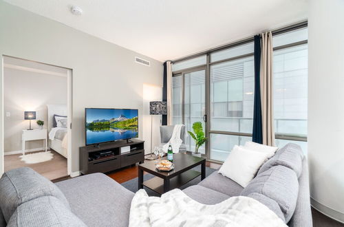 Photo 4 - QuickStay - Luxurious 2-Bedroom Condo, Downtown Core