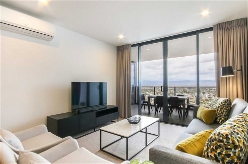 Photo 11 - Luxurious 2 Bedroom Brand New Apartment With Amazing Hinterland Views