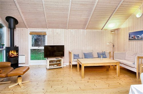 Photo 8 - 6 Person Holiday Home in Hojby
