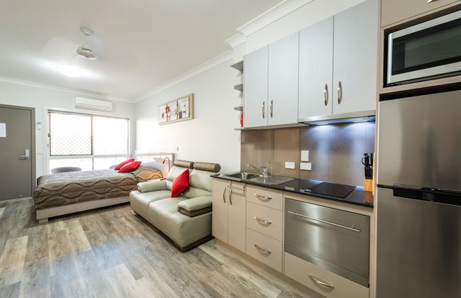 Athena Motel Apartments - Photo 10