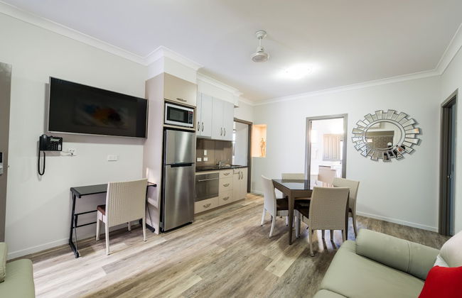 Athena Motel Apartments - Photo 9