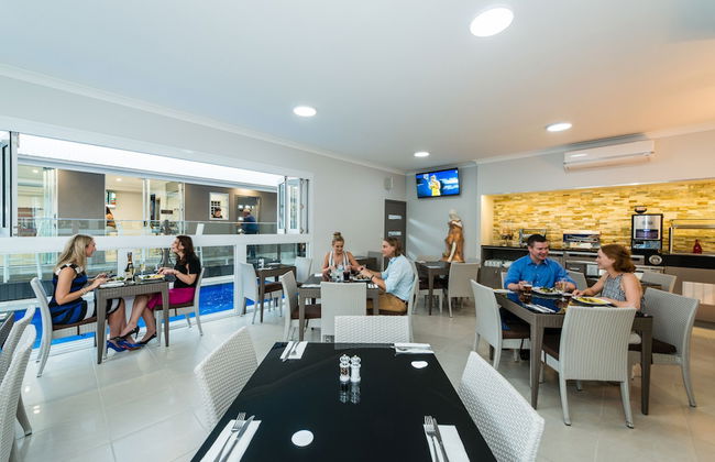 Athena Motel Apartments - Photo 31