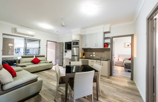Athena Motel Apartments - Photo 16