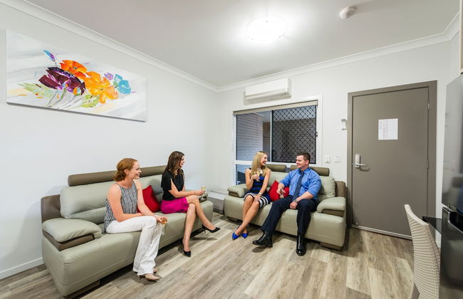 Athena Motel Apartments - Photo 17