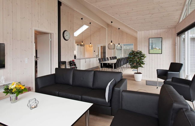 18 Person Holiday Home in Hojby - Foto 13