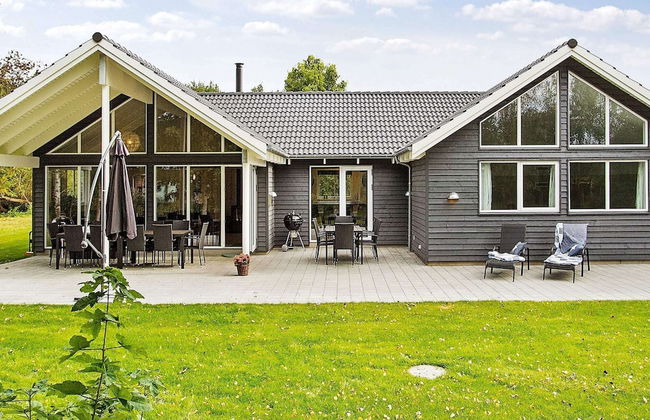18 Person Holiday Home in Hojby - Foto 1