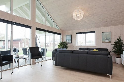 Photo 15 - 18 Person Holiday Home in Hojby