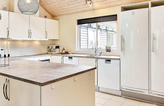 18 Person Holiday Home in Hojby - Foto 14