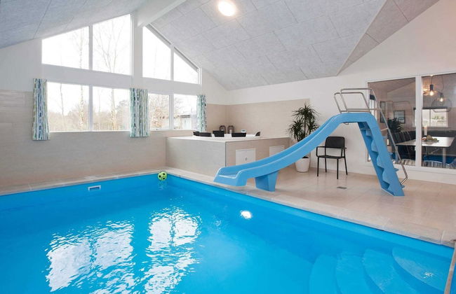 18 Person Holiday Home in Hojby - Foto 2