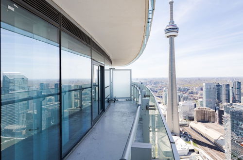 Photo 6 - TopLine Suites - Ice Condos