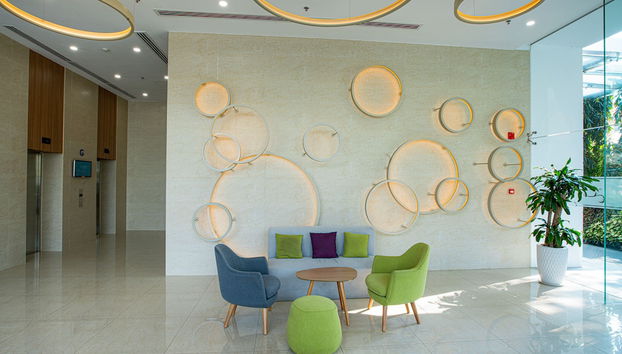 Coin salon dans le hall