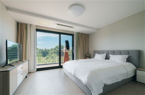 Photo 2 - Kylin Villa Resort Jeju