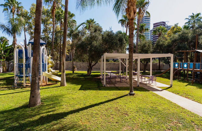 1 Bedroom Apartment With Balcony and Garden-view - Foto 27