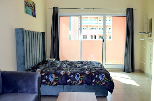 Foto 3 - Stunning Family Friendly Studio Close To Dubai Hub