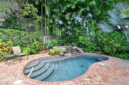 Photo 14 - Emma's Escape by Avantstay Key West Central w/ Shared Pool & Hot Tub Month Long Stays Only